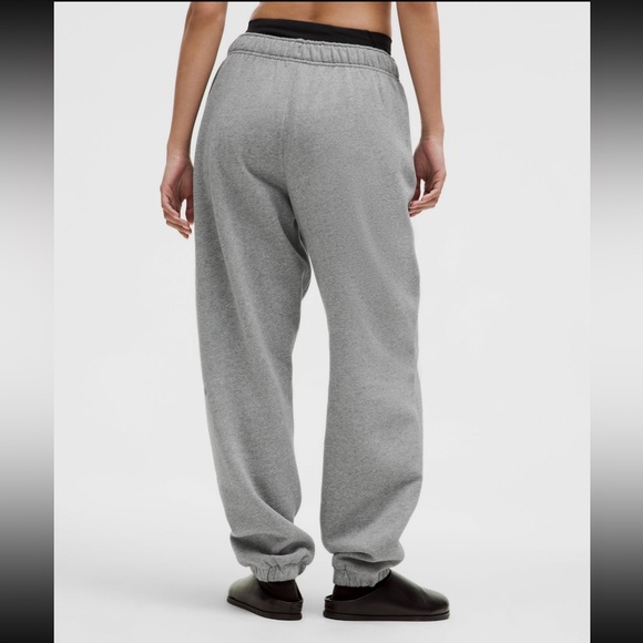 Lululemon Scuba MR Oversized Jogger *regular in heathered medium grey - Picture 2 of 5